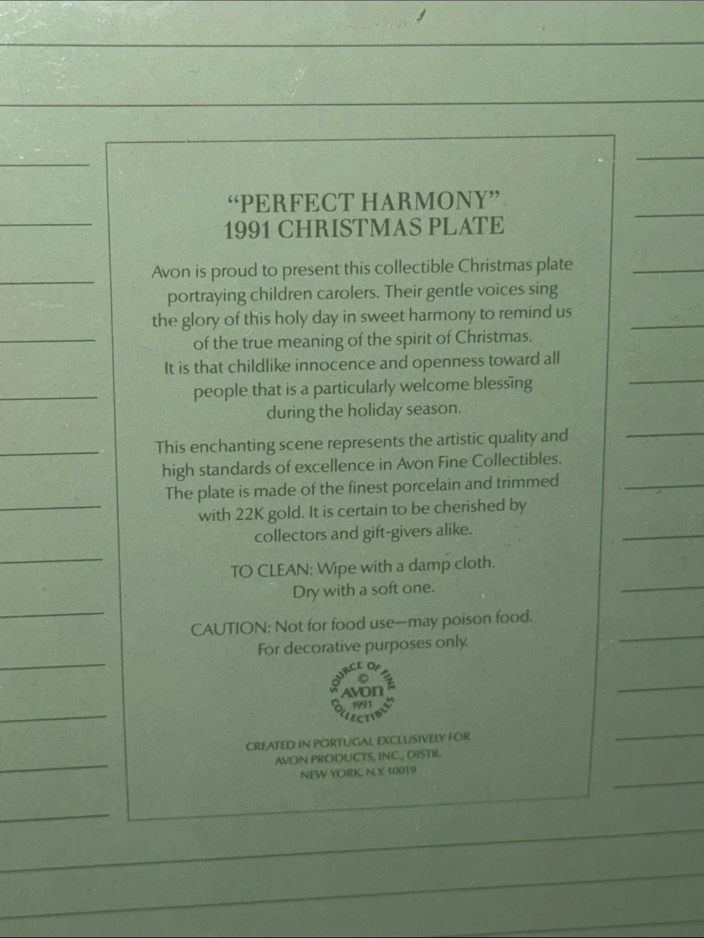 Avon Christmas 1991 Decorative Plate — 22k gold rim.